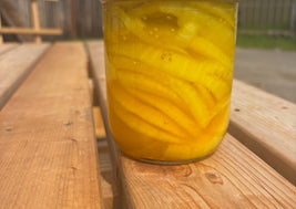 Pickled bread & butter onions
